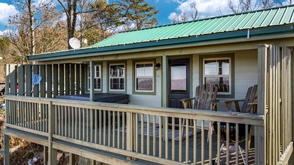 Impressive Wooden Rustic Cabin with Fireplace in Mentone, Alabama - Mentone, Alabama - glamping.directory
