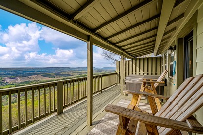 Impressive Wooden Rustic Cabin with Fireplace in Mentone, Alabama - Mentone, Alabama - glamping.directory