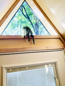 Cozy A-Frame Overlooking a Creek in Beautiful Fountain Run, Kentucky - Fountain Run, Kentucky - glamping.directory
