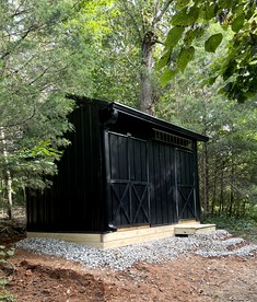 Cozy A-Frame Overlooking a Creek in Beautiful Fountain Run, Kentucky - Fountain Run, Kentucky - glamping.directory