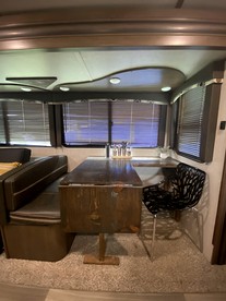 Well Equipped Caravan Lovely for a Romantic Getaway in Kentucky - Beattyville, Kentucky - glamping.directory