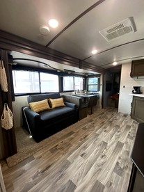 Well Equipped Caravan Lovely for a Romantic Getaway in Kentucky - Beattyville, Kentucky - glamping.directory
