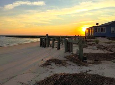 Charming Seaside Cottage Rental on Delaware Bay, New Jersey - New Port, New Jersey - glamping.directory