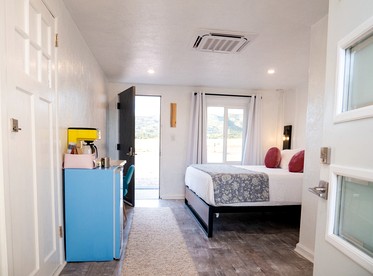 Beautiful Modern Suite Rental with Private Patio and Incredible Views in Canon City, Colorado - Canon City, Colorado - glamping.directory