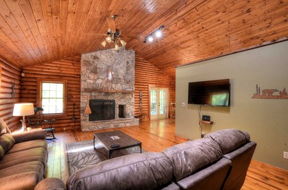 Experience Glamping Bliss in this Fully-Equipped Cabin in North Carolina - Whittier, North Carolina - glamping.directory