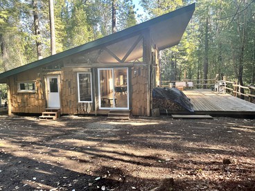Charming Cabin for Sierra Nevada Getaways - glamping.directory