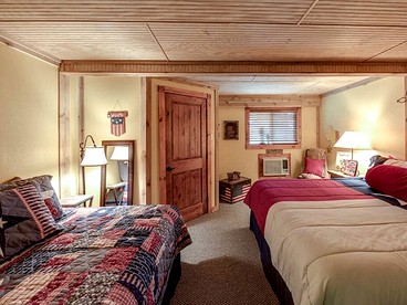 Outstanding Cozy Cabin at Texas Y'all - Round Top, Texas - glamping.directory