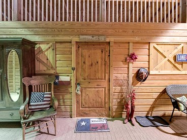 Outstanding Cozy Cabin at Texas Y'all - Round Top, Texas - glamping.directory