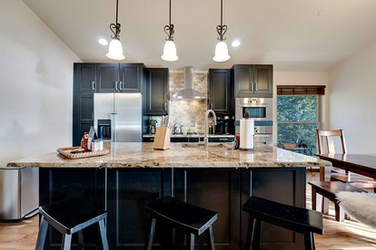 Serene Nordic-Inspired Lakeside Retreat with Panoramic Mountain Views Near Breckenridge, Dillon, Colorado - Dillon, Colorado - glamping.directory