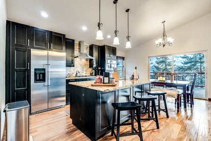 Serene Nordic-Inspired Lakeside Retreat with Panoramic Mountain Views Near Breckenridge, Dillon, Colorado - Dillon, Colorado - glamping.directory
