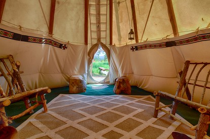 Wolf Den Getaway Destination - Garden Valley, Idaho - glamping.directory