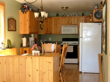 Cozy Cabin with a Hot Tub on the Wenatchee River near Leavenworth, Washington - Leavenworth, Washington - glamping.directory