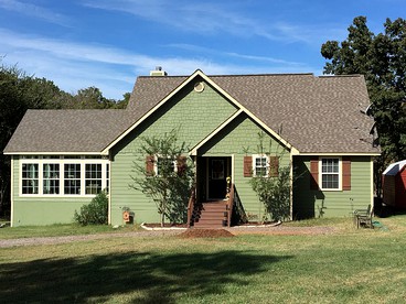 Beautifully Furnished Cottage Rental for 10 near Dallas, Texas - glamping.directory