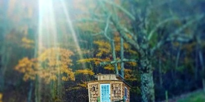 Cozy Gypsy Wagon on a Horse Farm for Glamping in Mouth of Wilson, Virginia - glamping.directory