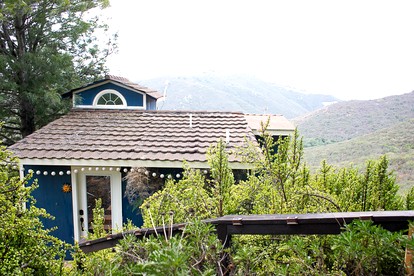 Pet Friendly Breathtaking Cottage with Great Views and Hot-tub in Rainbow, California - Fallbrook, California - glamping.directory
