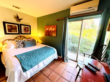 Pet Friendly Breathtaking Cottage with Great Views and Hot-tub in Rainbow, California - Fallbrook, California - glamping.directory