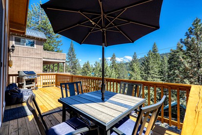 Unique Vacation Rental with Exceptional Mountain Views in Truckee, CA - Truckee, California - glamping.directory