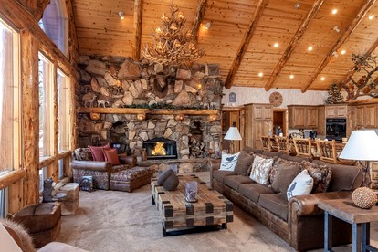 Outstanding Lake Cabin with Hot-Tub, Views and Game Room in California - Big Bear Lake, California - glamping.directory