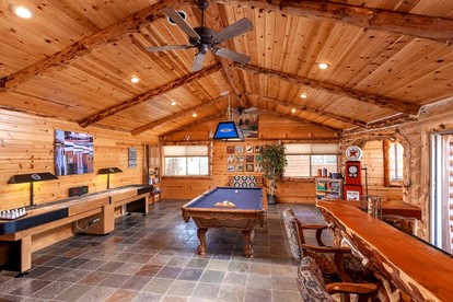 Outstanding Lake Cabin with Hot-Tub, Views and Game Room in California - Big Bear Lake, California - glamping.directory