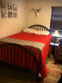 Creekside Cabin in Llano Ideal for a Weekend Getaway in Texas Hill Country - Llano, Texas - glamping.directory