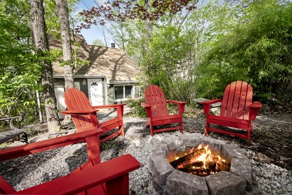 Enchanted Mountain Cabin Retreat with Woodland Serenity near Sleepy Creek Lake West Virginia - Gerrardstown, West Virginia - glamping.directory