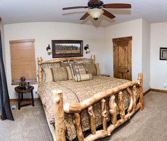 Western Cabin Surrounded by Sublime Natural Beauty near Zion National Park in Utah - Mount Carmel, Utah - glamping.directory