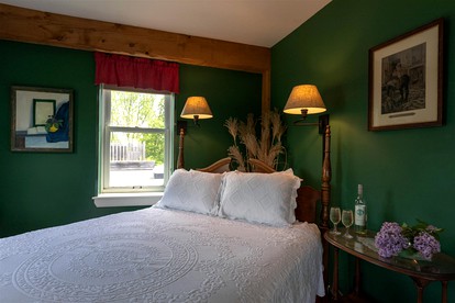Relaxing Bed and Breakfast on a Private Farm near Belgrade, Maine - Hallowell, Maine - glamping.directory