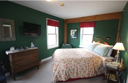 Relaxing Bed and Breakfast on a Private Farm near Belgrade, Maine - Hallowell, Maine - glamping.directory