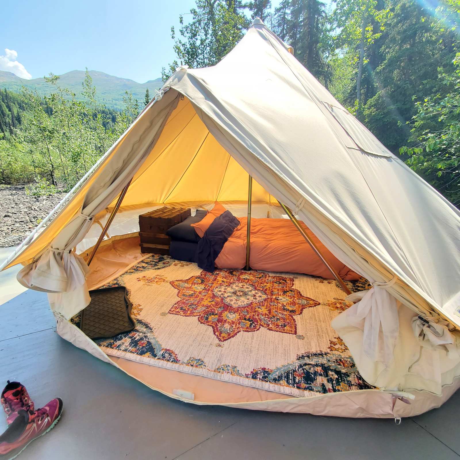 Eklutna Lake, Bell Tent Glamping - glamping.directory