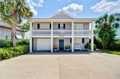 Luminous Beach House with Stunning Views in Fernandina Beach, Florida - glamping.directory