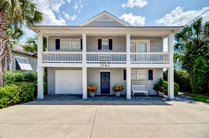 Luminous Beach House with Stunning Views in Fernandina Beach, Florida - Fernandina Beach, Florida - glamping.directory