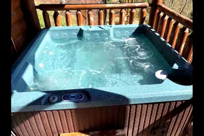 Stunning Mountain Cabin with Hot Tub and Game Room Near Dollywood, Sevierville, Tennessee - Sevierville, Tennessee - glamping.directory
