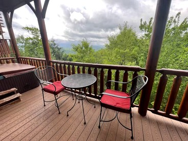 Stunning Mountain Cabin with Hot Tub and Game Room Near Dollywood, Sevierville, Tennessee - Sevierville, Tennessee - glamping.directory