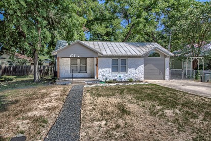 Tranquil Cottage with Private Yard and BBQ in New Braunfels, Texas - glamping.directory