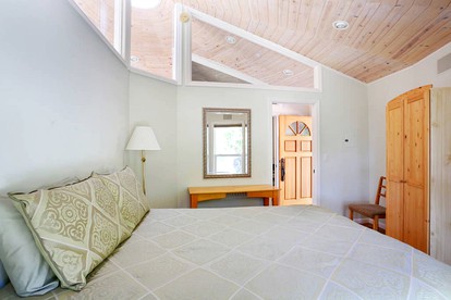 Unusual California Cottage for Rent in San Rafael with Views of San Francisco Bay - San Rafael, California - glamping.directory