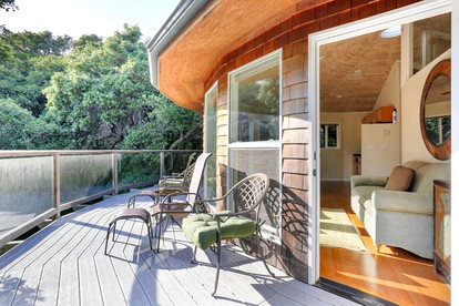 Unusual California Cottage for Rent in San Rafael with Views of San Francisco Bay - San Rafael, California - glamping.directory