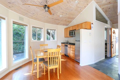 Unusual California Cottage for Rent in San Rafael with Views of San Francisco Bay - San Rafael, California - glamping.directory