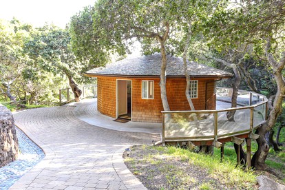 Unusual California Cottage for Rent in San Rafael with Views of San Francisco Bay - glamping.directory