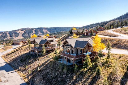 Breathtaking Secluded Cabin with Hot-tub, Fireplace and Stunning Views in Big Sky, Montana - glamping.directory
