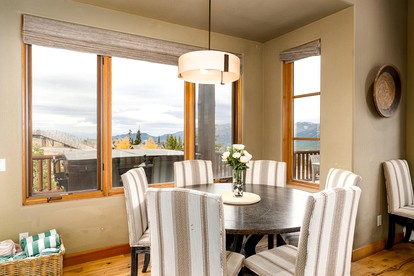Breathtaking Secluded Cabin with Hot-tub, Fireplace and Stunning Views in Big Sky, Montana - Big Sky, Montana - glamping.directory