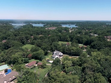Beautiful Secluded Cottatge Nestled Amidst Trees in Mount Juliet, Tennessee - Mount Juliet, Tennessee - glamping.directory