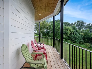 Beautiful Secluded Cottatge Nestled Amidst Trees in Mount Juliet, Tennessee - Mount Juliet, Tennessee - glamping.directory