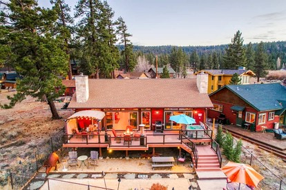 Experience Bliss: Big Bear Lake Rental with Exclusive Hot Tub - glamping.directory