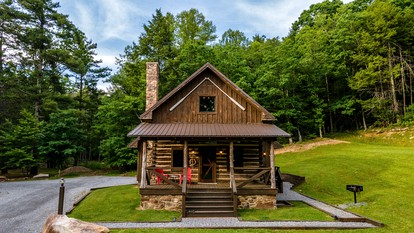 Rustic Cabin Getaway near the George Washington and Jefferson National Forest - Peterstown, West Virginia - glamping.directory