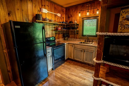 Rustic Cabin Getaway near the George Washington and Jefferson National Forest - Peterstown, West Virginia - glamping.directory