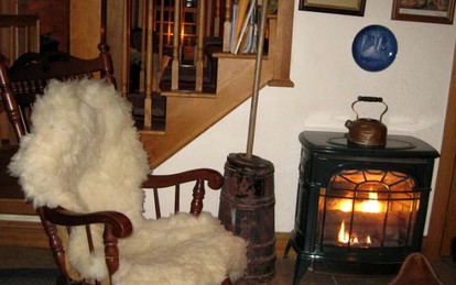 Cozy Vacation Room on a Farm Stay in Coopersburg, Pennsylvania - Cooksburg, Pennsylvania - glamping.directory