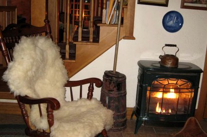 Cozy Vacation Room on a Farm Stay in Coopersburg, Pennsylvania - Cooksburg, Pennsylvania - glamping.directory