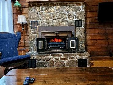 Secluded Cabin Oasis: Your Gateway to Nature Near White River, Arkansas - Mountain View, Arkansas - glamping.directory