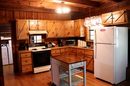 Secluded Cabin Oasis: Your Gateway to Nature Near White River, Arkansas - Mountain View, Arkansas - glamping.directory