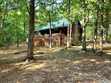 Secluded Cabin Oasis: Your Gateway to Nature Near White River, Arkansas - glamping.directory